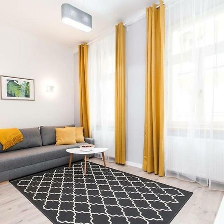 Urban Nest Apartments- Old Town Stradomska 9 คราคูฟ ภายนอก รูปภาพ